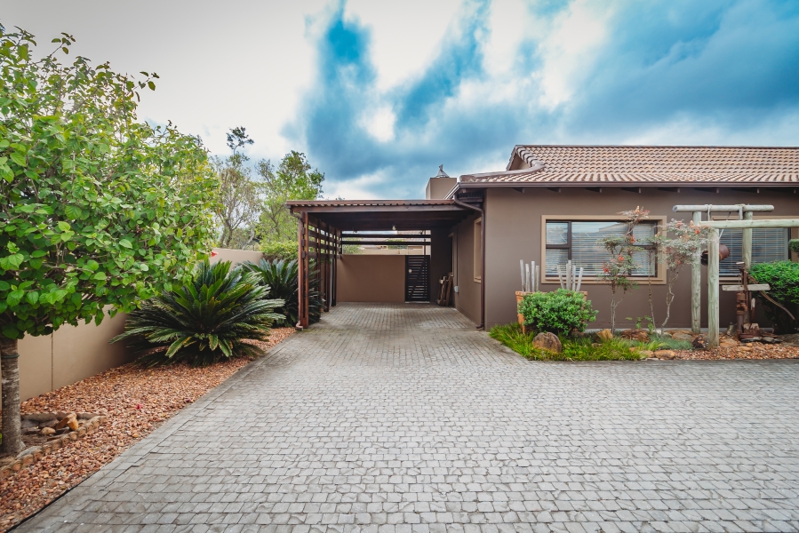 4 Bedroom Property for Sale in Earls Court Lifestyle Estate Western Cape